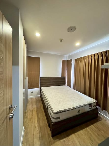 bedroom of H2 METAL Condo