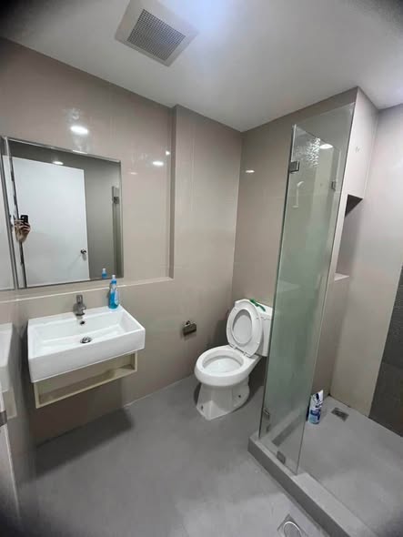 bathroom of Happy Condo Don Mueang The Terminal