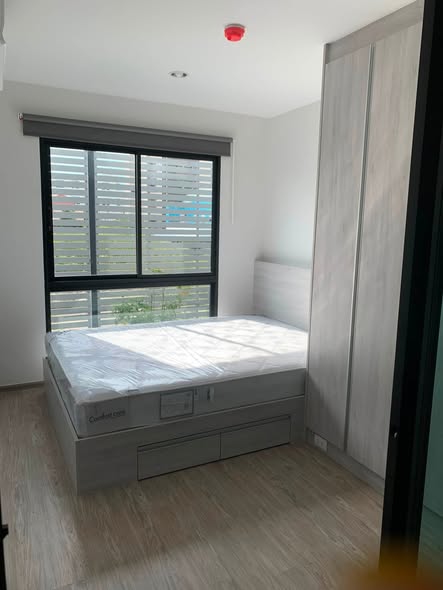bedroom and room interior of HI SEACON STATION – Condominium