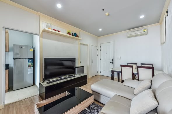 bedroom and living room of Hive Sathorn