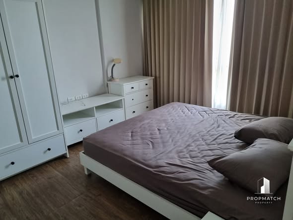bedroom of Hive Taksin Condominium