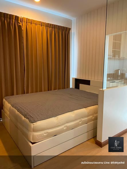 bedroom and bathroom of Hive Taksin Condominium