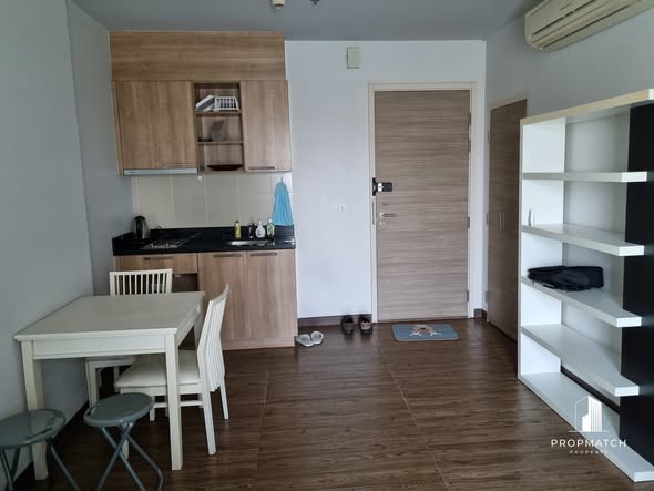 Hive Taksin Condominium