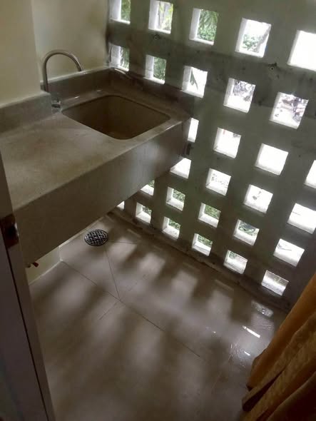 bathroom of i-House Laguna Garden RCA – Building A (Blue)