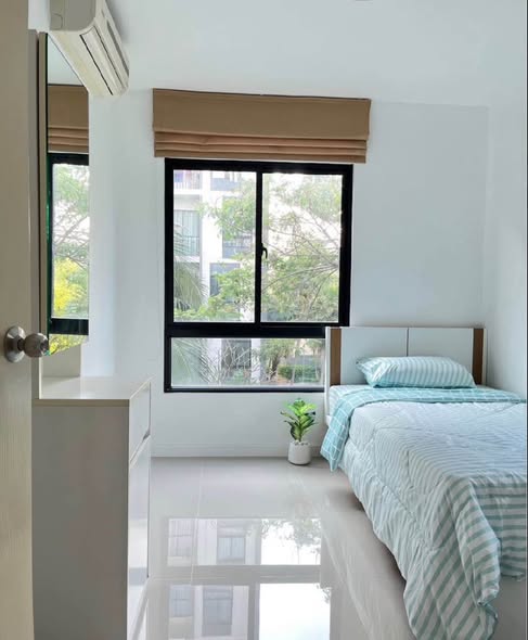 bedroom and room interior of iCondo Sukhumvit 105