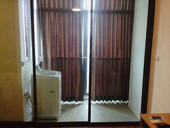 room interior of Ideo BluCove Sukhumvit
