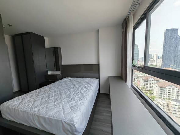 bedroom of IDEO Chula-Sam Yan