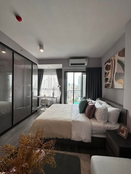 bedroom of IDEO Chula-Sam Yan