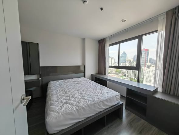 bedroom of IDEO Chula-Sam Yan