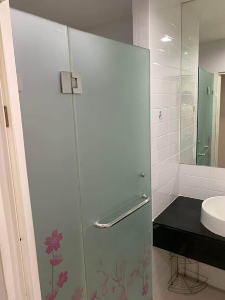 room interior and bathroom of Ideo Mix Sukhumvit 103