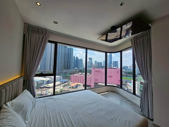 bedroom of Ideo Mobi Asoke