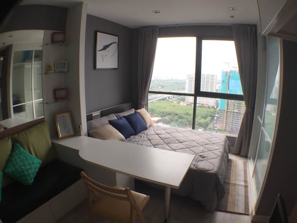 bedroom of Ideo Mobi Rama 9