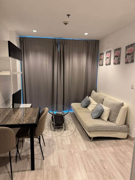 living room and room interior of Ideo Mobi Sathorn
