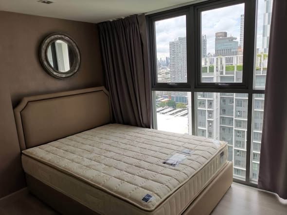 bedroom of Ideo Mobi Sukhumvit 81
