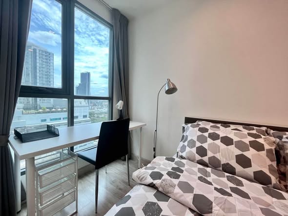bedroom of Ideo Mobi Sukhumvit 81