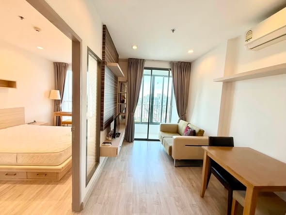 bedroom of Ideo Mobi Sukhumvit 81
