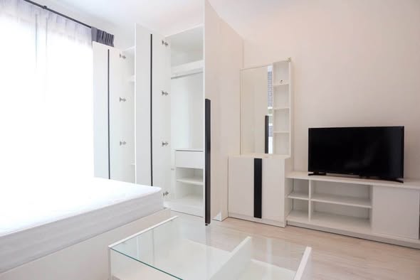 bedroom and room interior of Ideo Mobi Sukhumvit Eastgate