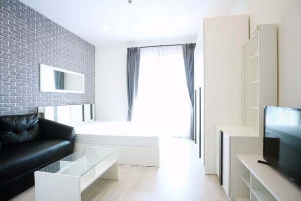 living room and bedroom of Ideo Mobi Sukhumvit Eastgate