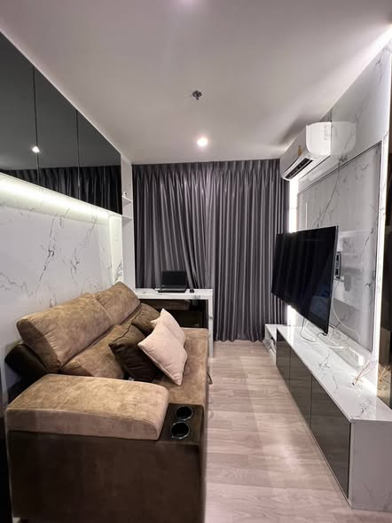 living room of Ideo Mobi Sukhumvit Eastpoint