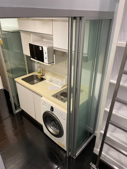 room interior of Ideo Morph 38