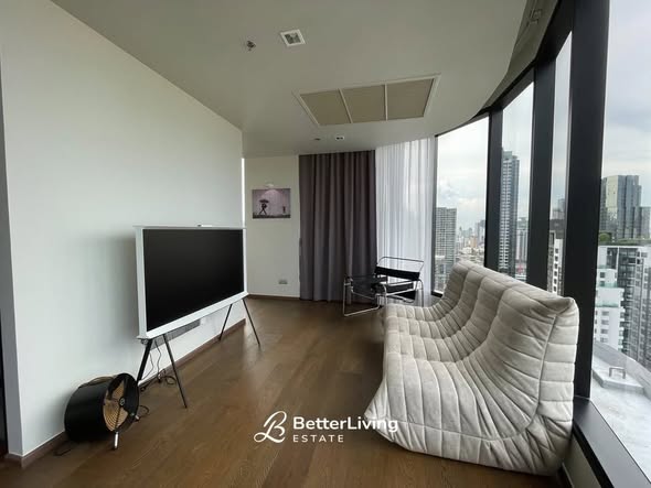 bedroom and living room of Ideo Q Sukhumvit 36