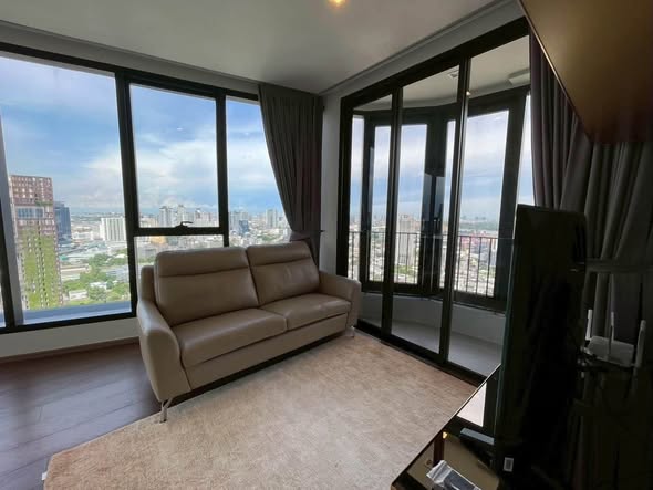 living room and bedroom of Ideo Q Sukhumvit 36