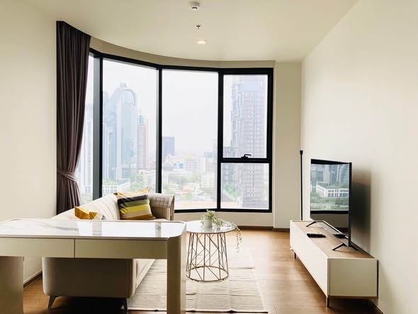 living room and room interior of Ideo Q Sukhumvit 36