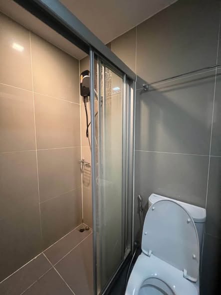bathroom of IDEO Rama9 – Asoke
