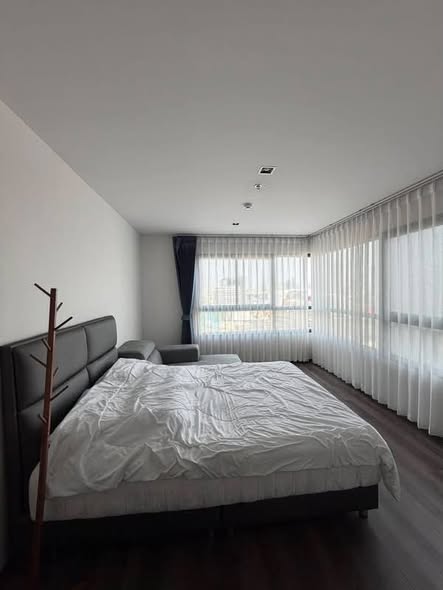 bedroom and room interior of IDEO Rama9 – Asoke