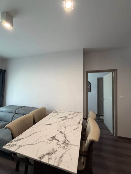 room interior of IDEO Rama9 – Asoke