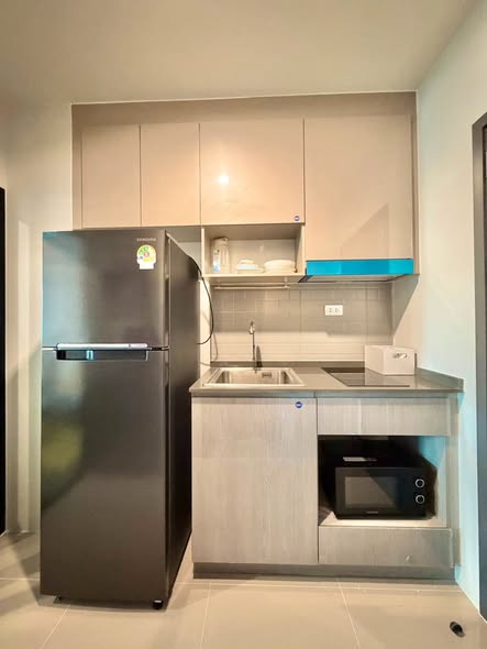bathroom and kitchen of Ideo Ramkamhaeng Lamsali Station