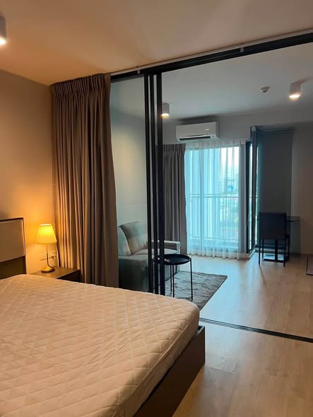 bedroom and room interior of Ideo Ratchada-Sutthisan