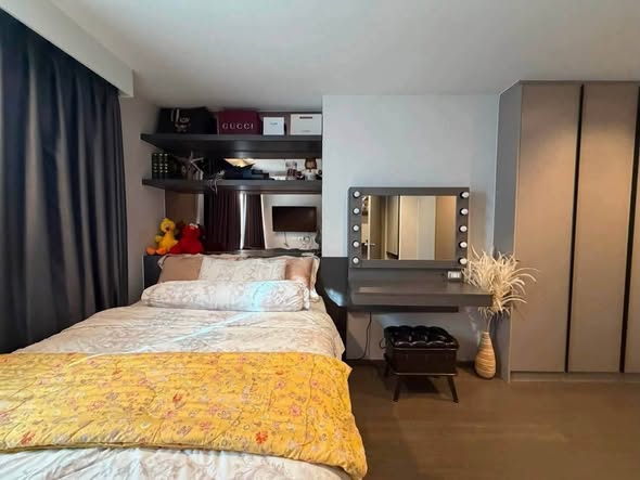 bedroom and room interior of Ideo Sukhumvit 93
