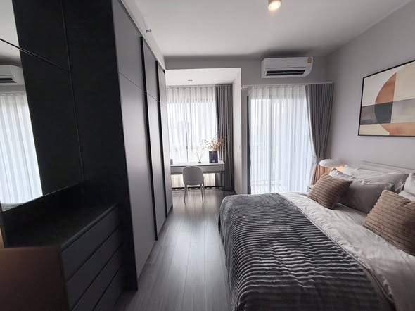 bedroom and room interior of IDEO Sukhumvit Rama 4 ไอดีโอ สุขุมวิท-พระราม 4