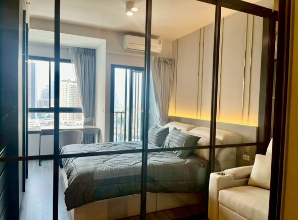 bedroom and room interior of IDEO Sukhumvit Rama 4 ไอดีโอ สุขุมวิท-พระราม 4