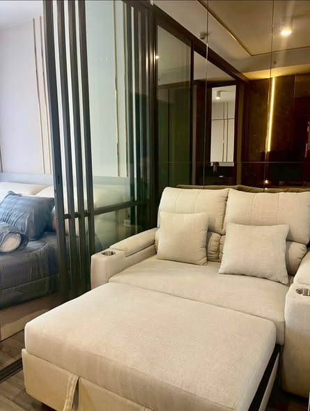 living room and room interior of IDEO Sukhumvit Rama 4 ไอดีโอ สุขุมวิท-พระราม 4