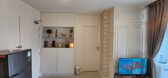 living room and bedroom of Ideo Verve Ratchaprarop