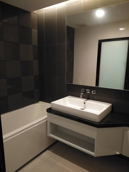 bathroom of Ivy Ampio