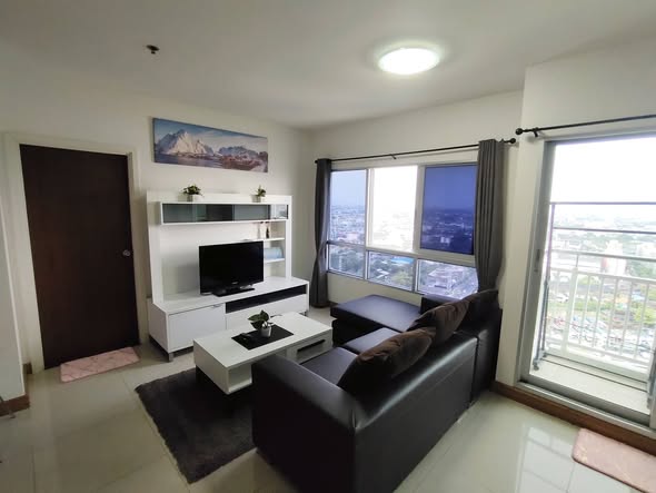 bedroom of IVY River Condo