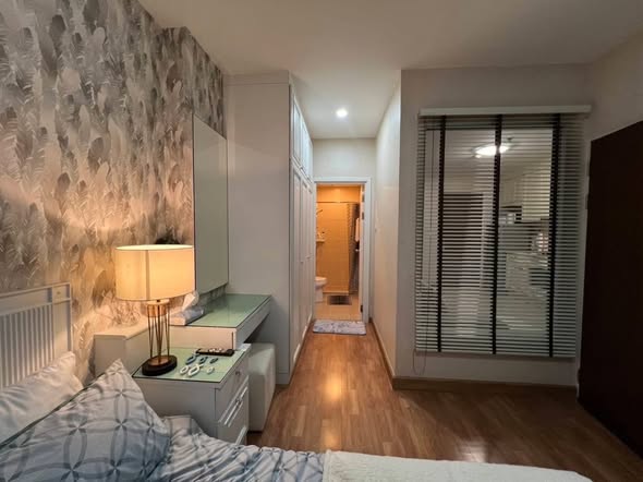 bedroom of IVY River Condo