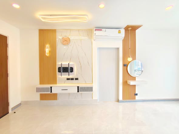 room interior of IVY River Condo