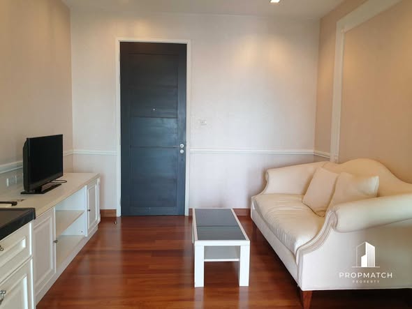 living room and room interior of Ivy Sathon 10