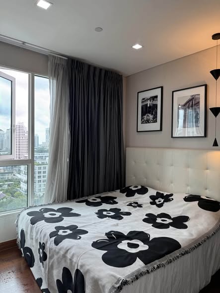 bedroom of IVY THONGLOR