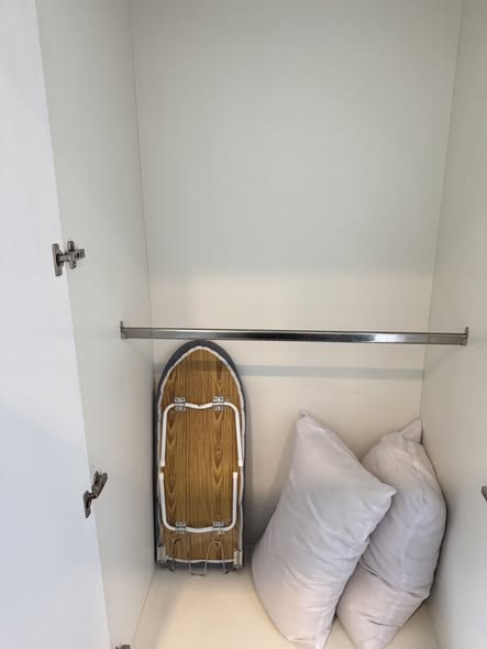 bedroom and bathroom of IVY THONGLOR