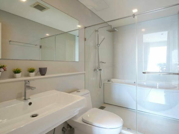 room interior and bathroom of IVY THONGLOR