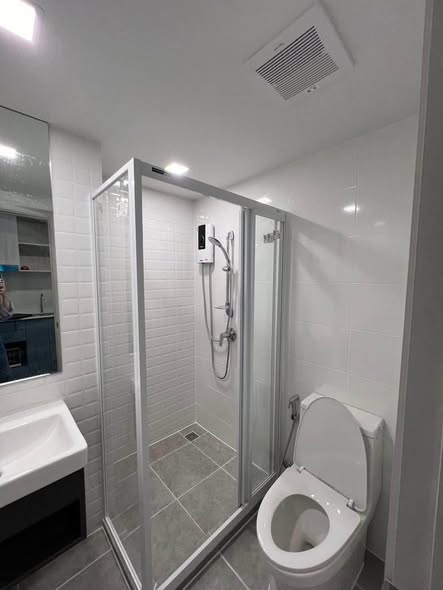 room interior and bathroom of KAVE Seed Kaset | เคฟ ซี้ด เกษตร