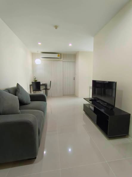 living room and bedroom of KES Ratchada Condominium