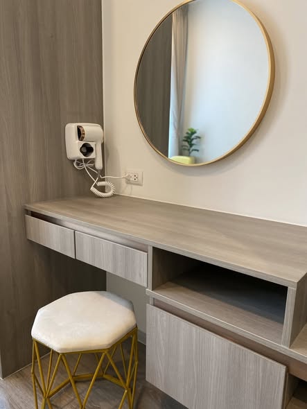 room interior and bathroom of KnightsBridge Collage – Ramkhamhaeng