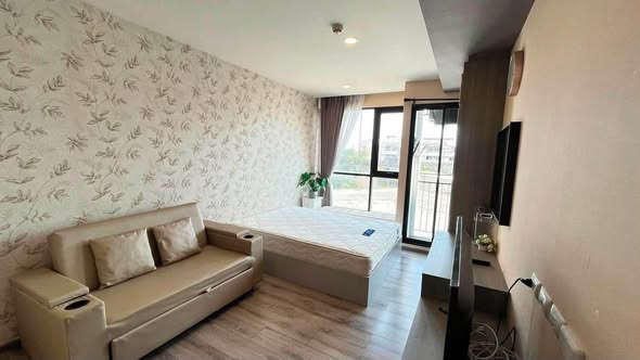 living room and bedroom of Knightsbridge Collage Sukhumvit 107