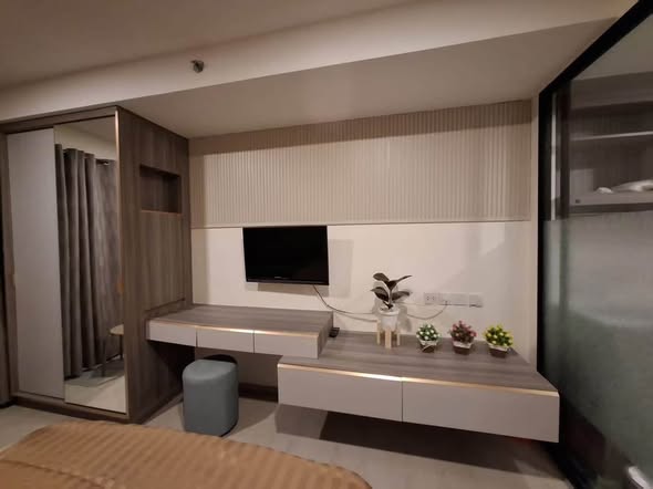 bedroom and bathroom of KnightsBridge Phaholyothin Interchange